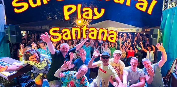 Die Band Supernatral Play Santana auf der Bühne