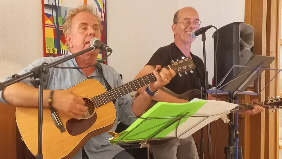 Mitsingkonzert mit dem Duo "Sing2gether"